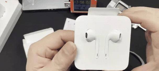 铁三角和iPhone耳机（以音质为核心比较两大品牌耳机的差异与优势）