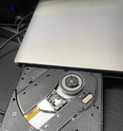电脑DVD光驱拆卸教程（轻松拆卸你的电脑DVD光驱，了解其结构与安装方式！）